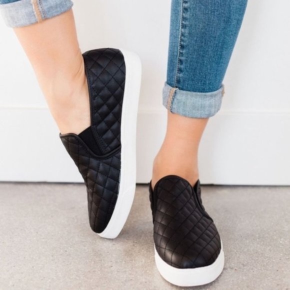 Comfy black Vegan Leather Quilted Slip on Sneakers - Picture 4 of 6